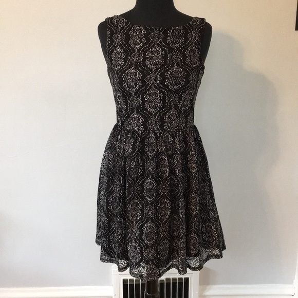 Xhilaration Black and White Damask Print Lace Dress, S - Picture 1 of 8
